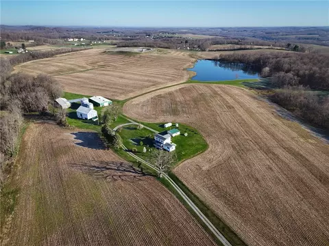 235 Victory Rd, Valencia, PA 16056
