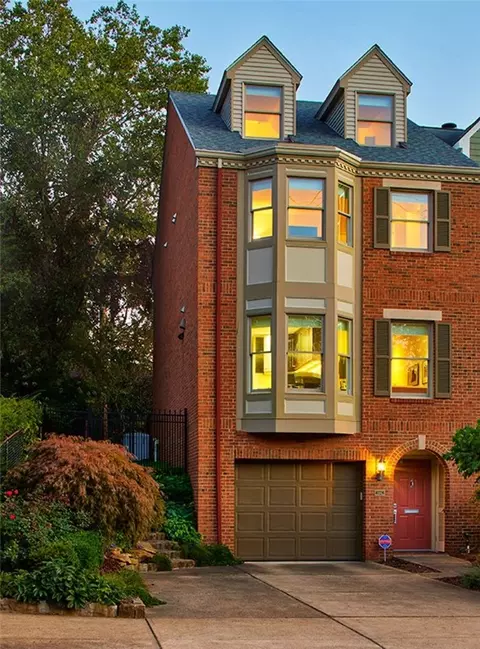 4724 Bayard St, Pittsburgh, PA 15213