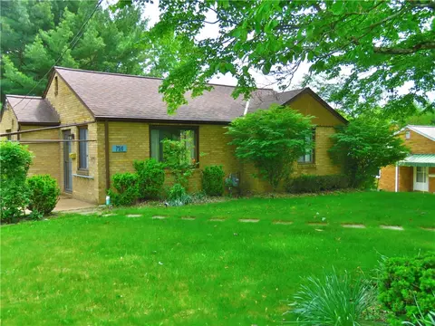 7920 Marmion Dr, Pittsburgh, PA 15237