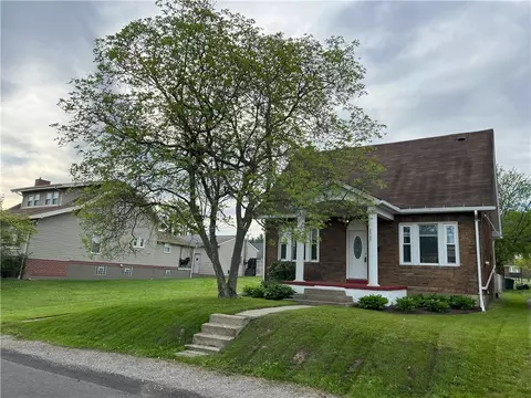 2405 W Wade St, Aliquippa, PA 15001
