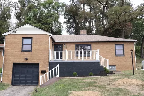 3901 Fleetwood Dr, West Mifflin, PA 15122