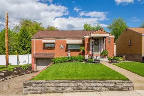395 Roosevelt Ave, Mckees Rocks, PA 15136