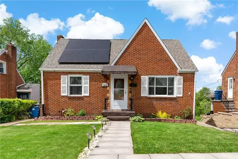 3652 Oakleaf Rd, Pittsburgh, PA 15227