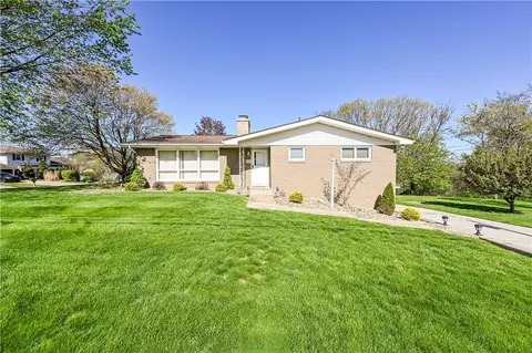 626 Woodburn Ln, Greensburg, PA 15601