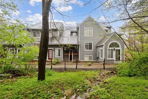 2110 S Ridge Ter, Somerset, PA 15501