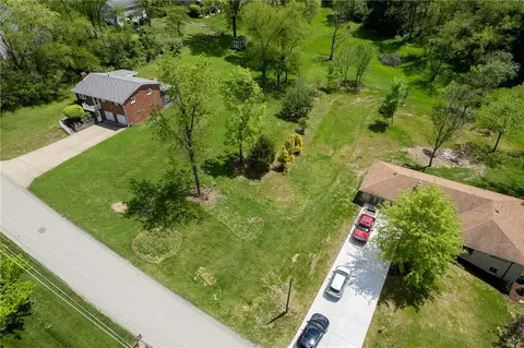 109 Valley View Dr, Venetia, PA 15367
