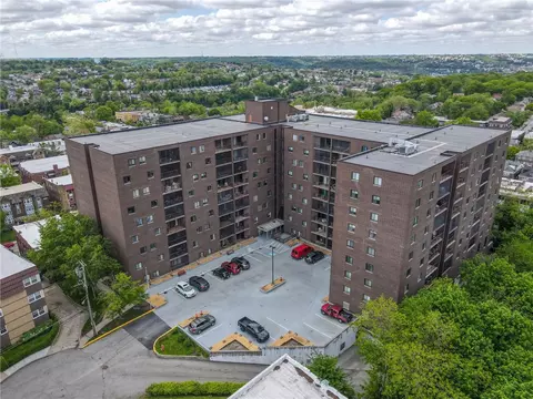 5600 Munhall Rd #517, Pittsburgh, PA 15217