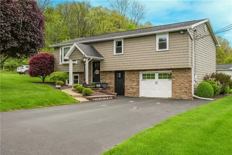 498 4th St, West Pittsburg, PA 16160