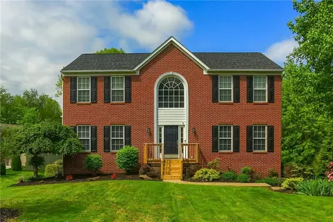 112 Cottonwood Dr, Aliquippa, PA 15001