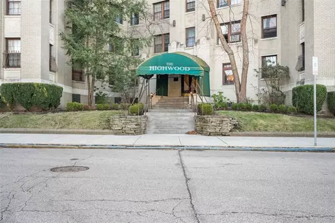 372 S Highland Ave #606, Pittsburgh, PA 15206