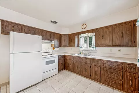 741 Whitehead Ln, North Huntingdon, PA 15642 photo 6