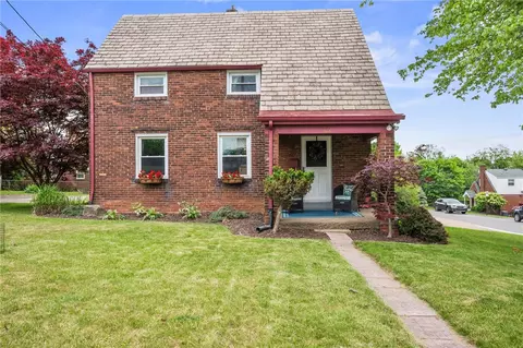 600 Glowood Dr, Pittsburgh, PA 15227