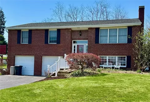 3 Barri Dr, Irwin, PA 15642