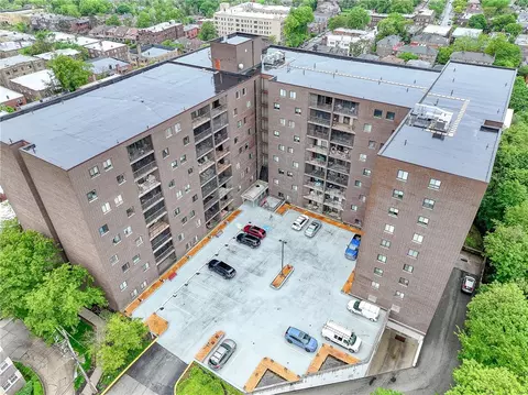 5600 Munhall Rd #306, Pittsburgh, PA 15217