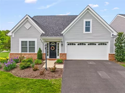 149 Shoreline Dr, Mcmurray, PA 15317