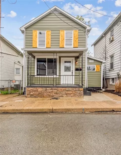 412 Mary St, Latrobe, PA 15650
