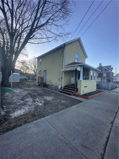 612 5th St, Ellwood City, PA 16117