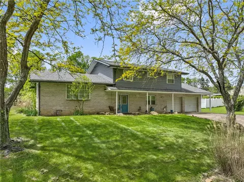 106 Boyanna Dr, Industry, PA 15052