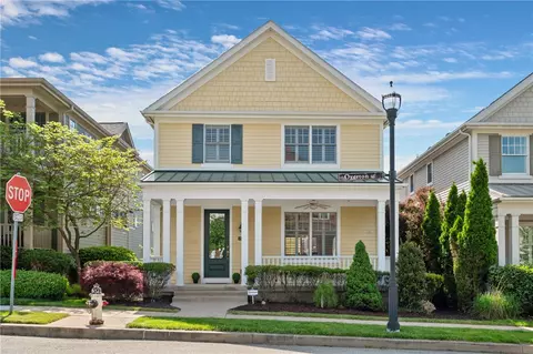 1554 Overton Ln, Pittsburgh, PA 15217