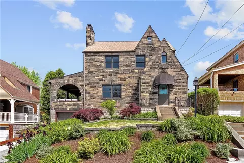 4030 Dalewood St, Pittsburgh, PA 15227