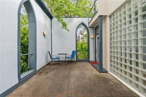 675 College St #A, Pittsburgh, PA 15232