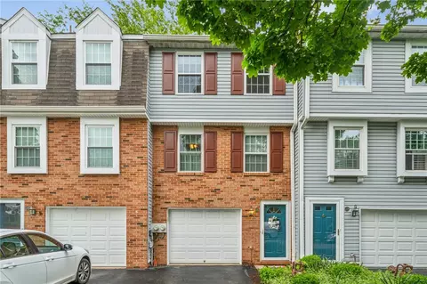 226 Green Ct, Pittsburgh, PA 15234