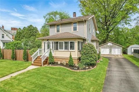 188 Taylor Ave, Sharon, PA 16146