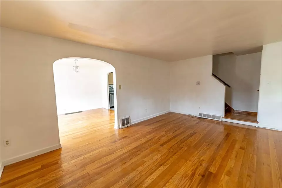 Living - 531 Beulah Rd, Pittsburgh, PA 15235 photo 2 of 3