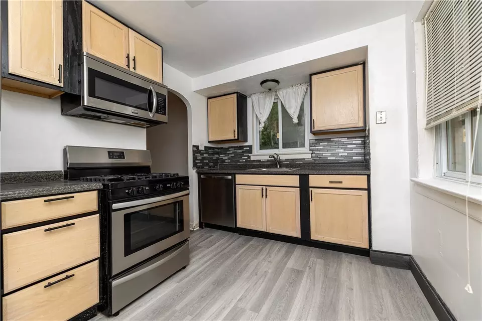 Kitchen - 531 Beulah Rd, Pittsburgh, PA 15235 photo 3 of 4