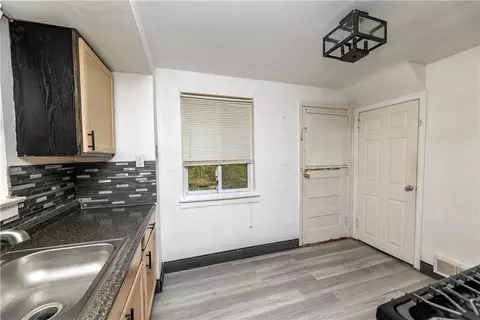 Entry Way - 531 Beulah Rd, Pittsburgh, PA 15235 photo 1 of 2