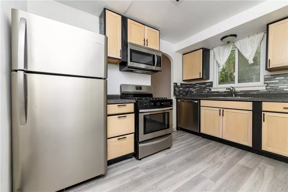 Kitchen - 531 Beulah Rd, Pittsburgh, PA 15235 photo 4 of 4