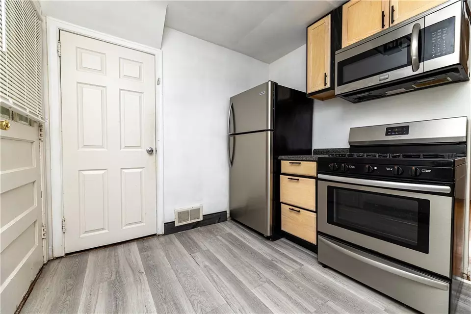 Kitchen - 531 Beulah Rd, Pittsburgh, PA 15235 photo 2 of 4