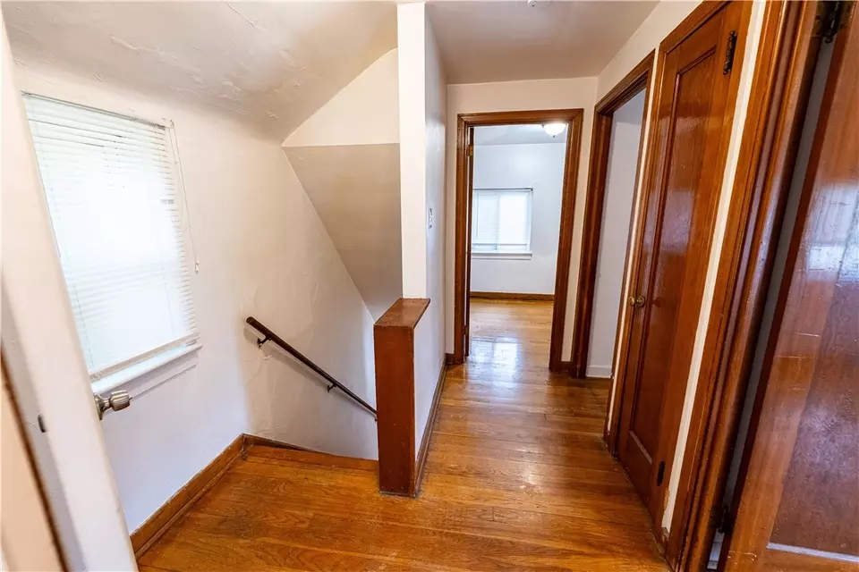 Entry Way - 531 Beulah Rd, Pittsburgh, PA 15235 photo 2 of 2