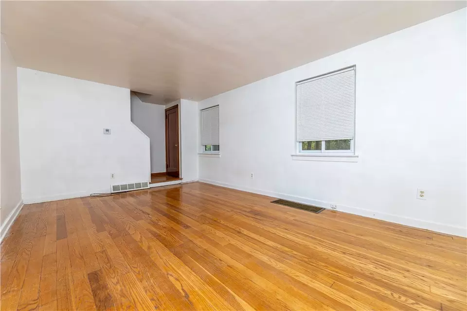 Living - 531 Beulah Rd, Pittsburgh, PA 15235 photo 1 of 3