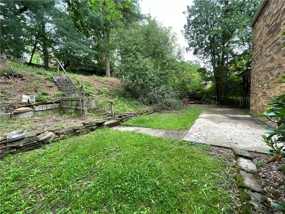 Exterior - 531 Beulah Rd, Pittsburgh, PA 15235 photo 5 of 6