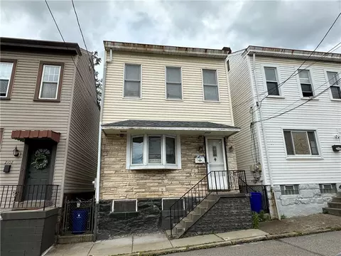 2104 Straubs Ln, Pittsburgh, PA 15212