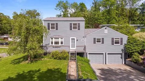 2918 Woodland Cir, Allison Park, PA 15101
