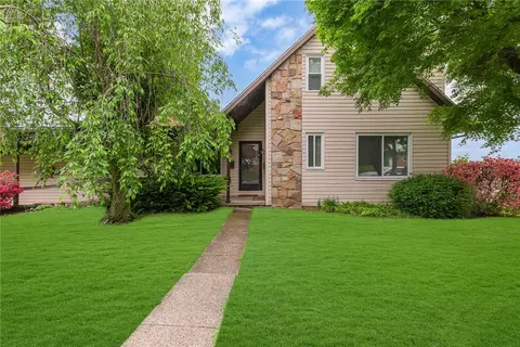 907 3rd St, Baden, PA 15005