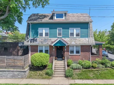 376 W Penn Pl, Pittsburgh, PA 15224