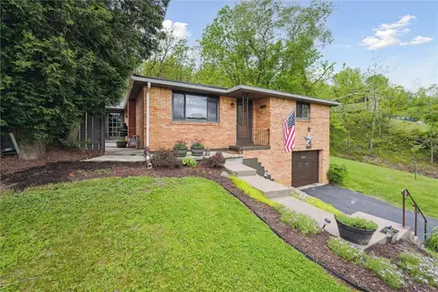 233 Valley Rd, Canonsburg, PA 15317