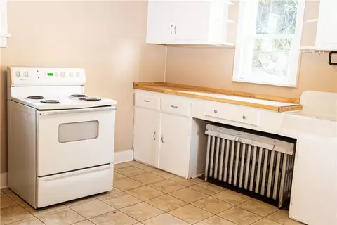 Kitchen - 1604 Ridge Ave, Braddock, PA 15104 photo 4 of 4