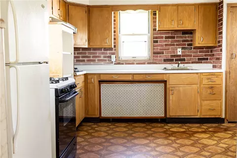 Kitchen - 1604 Ridge Ave, Braddock, PA 15104 photo 1 of 4