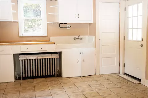 Entry Way - 1604 Ridge Ave, Braddock, PA 15104 photo 2 of 2