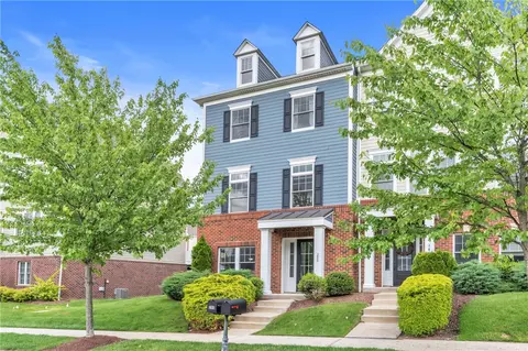 286 Venango Trl, Mars, PA 16046