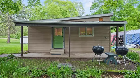 110 Bush St, Fombell, PA 16123