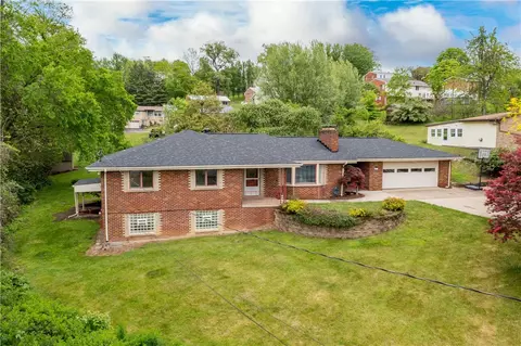 240 Arlington Dr, Canonsburg, PA 15317