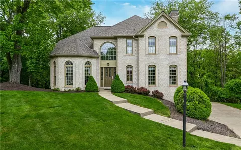8503 Breezewood Dr, Pittsburgh, PA 15237