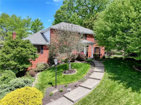 1813 S Villa, Gibsonia, PA 15044