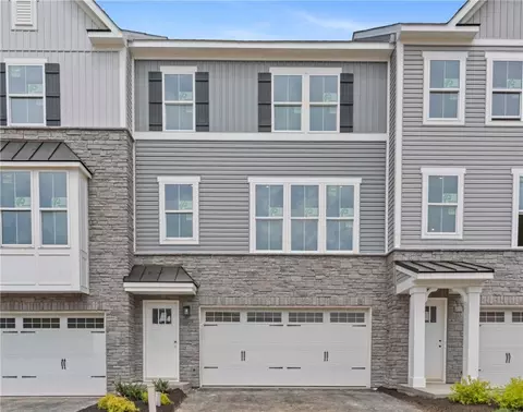 113 Ironwood St, PA 16063
