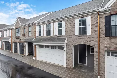217 Foundation Dr, Cranberry Township, PA 16066